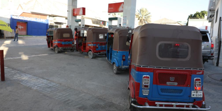 Oil prices choppy after expletive-laden Trump threat to Iran