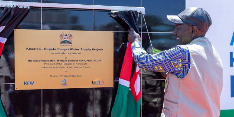 Residents decry poor state of Rongai-Kitengela Road as Ruto ignores it during visit